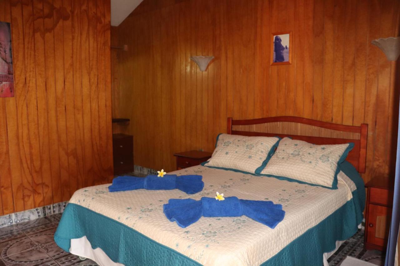 Hostal Avareipua Hanga Roa Esterno foto