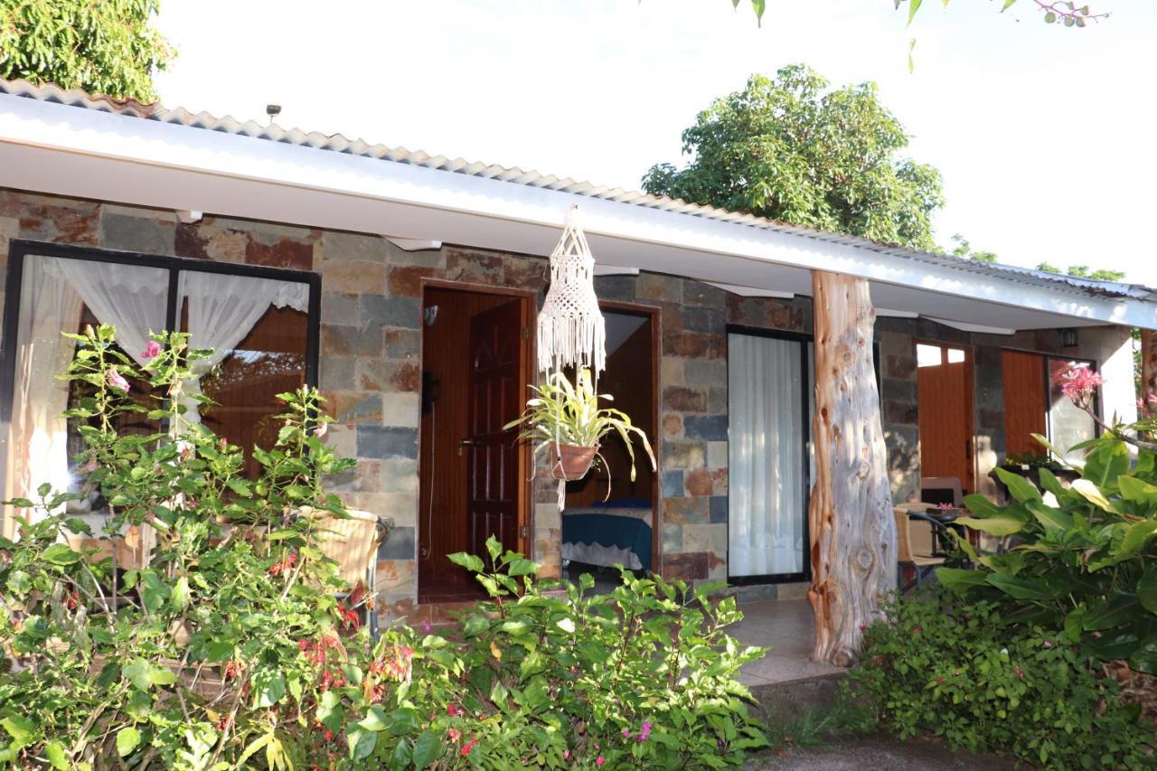 Hostal Avareipua Hanga Roa Esterno foto